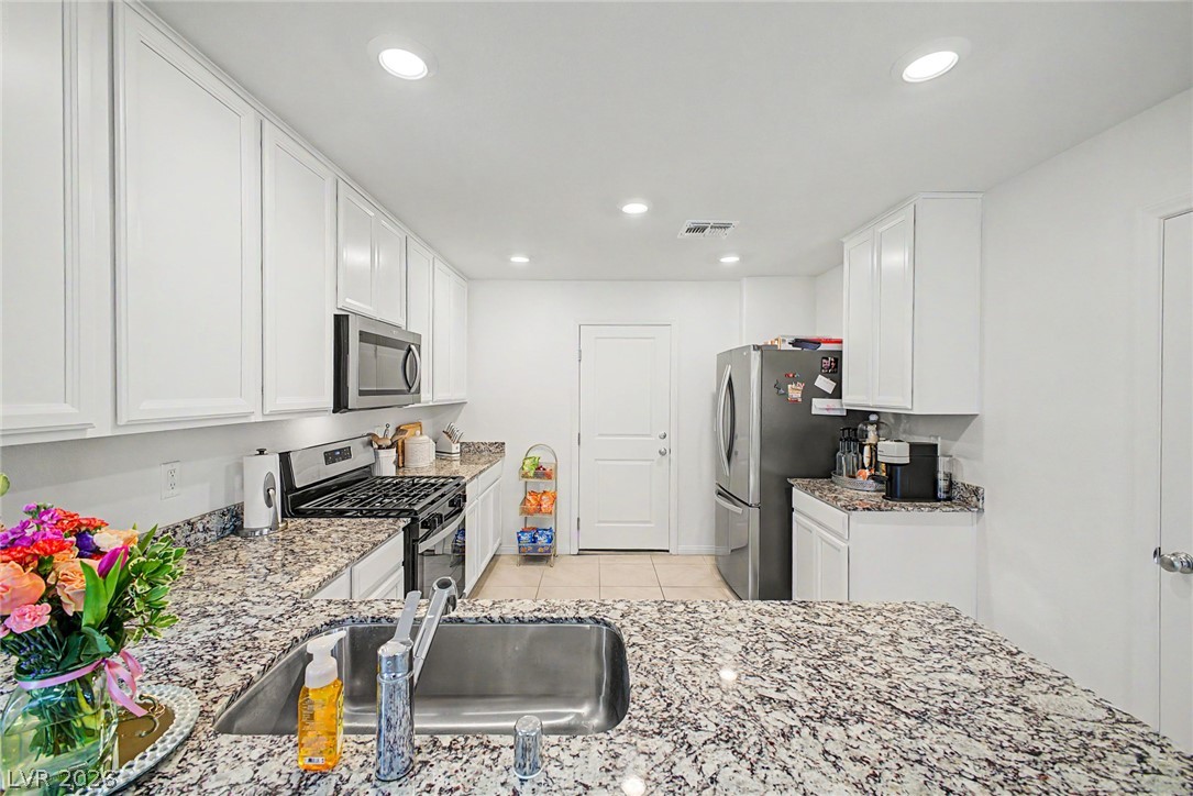 9963 Ravenswood Peak Avenue Las Vegas NV 89178