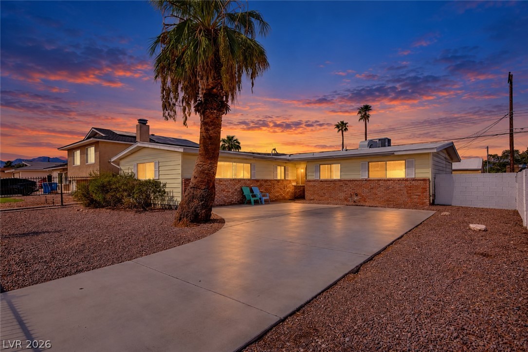 6220 Shawnee Avenue Las Vegas NV 89107
