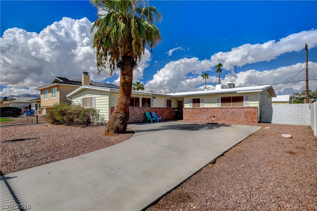 6220 Shawnee Avenue Las Vegas NV 89107