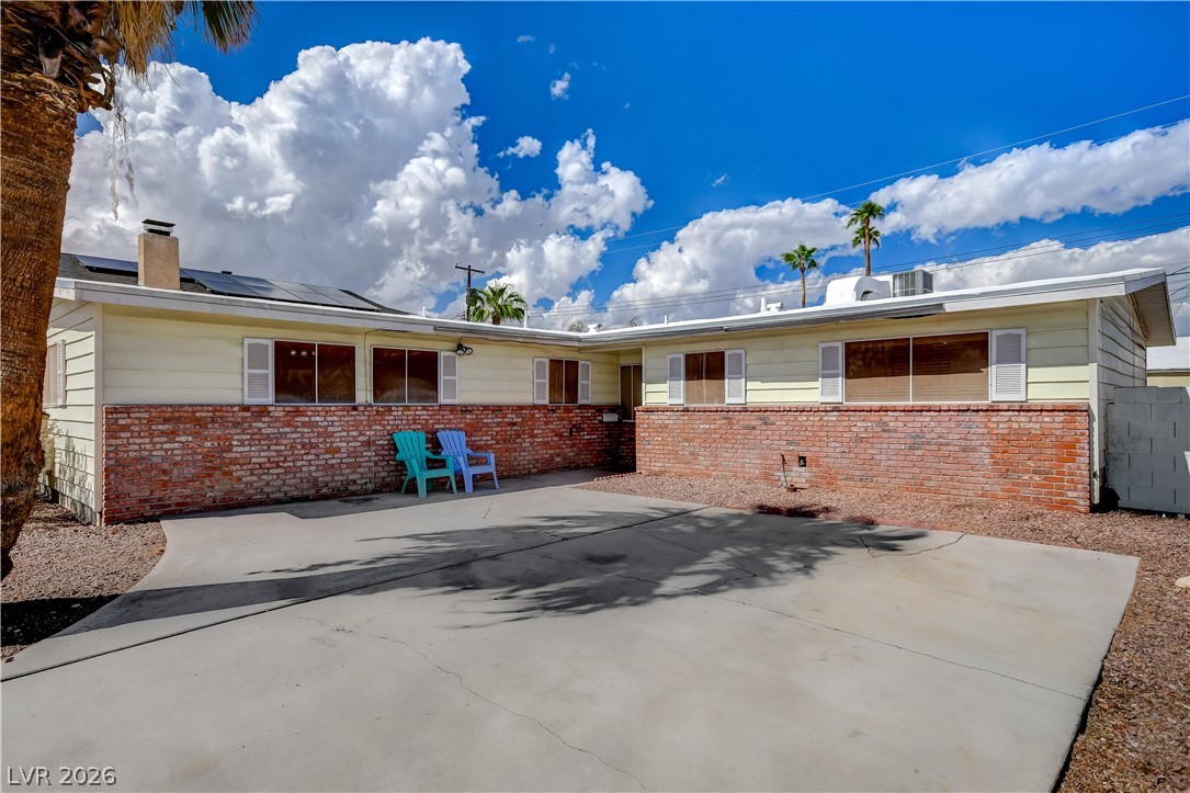 6220 Shawnee Avenue Las Vegas NV 89107