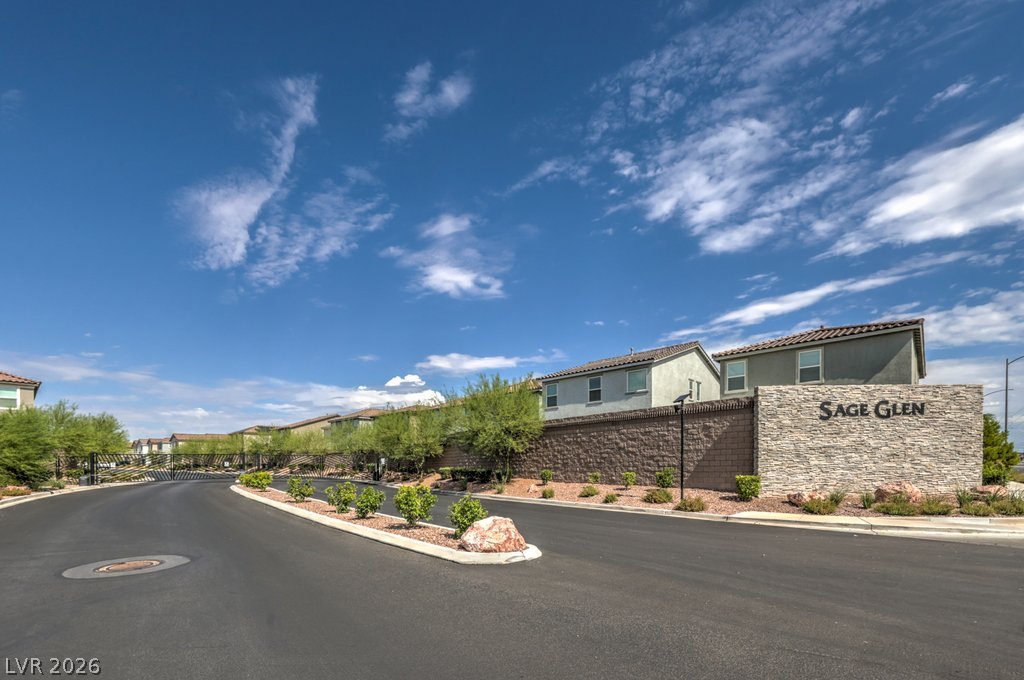 8748 Crestwood Hills Street Las Vegas NV 89113