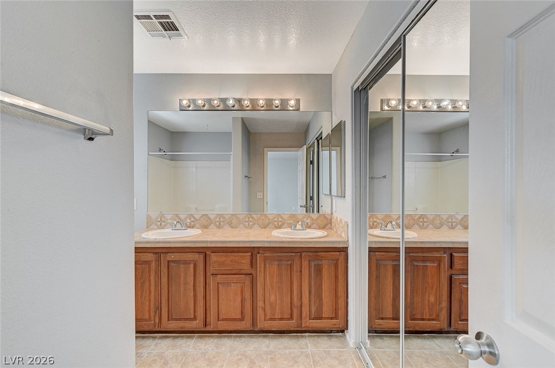 8433 Spencer Canyon Street Las Vegas NV 89166
