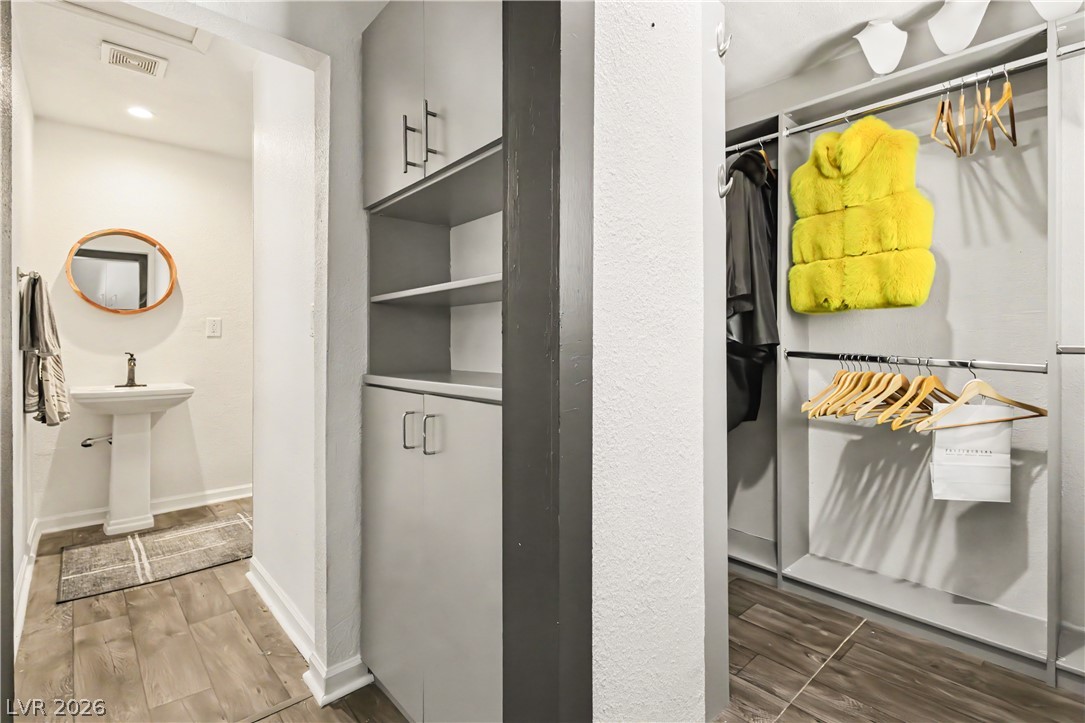 4607 Yellow Pine Las Vegas NV 89124