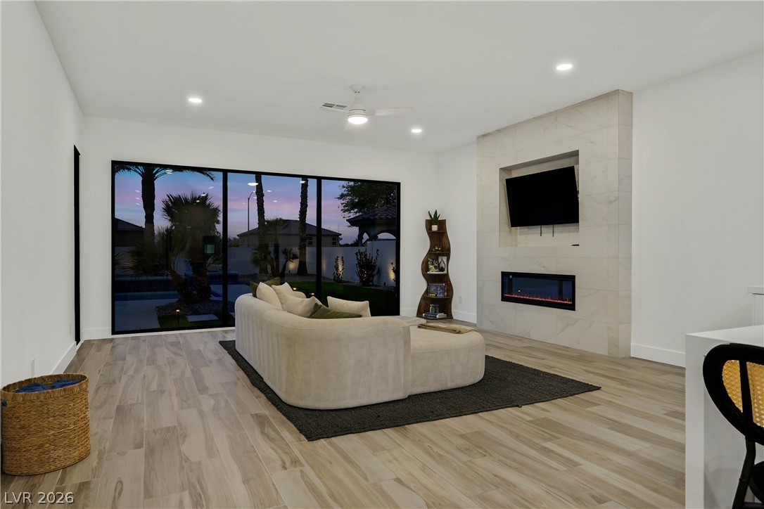 360 Hedgehope Drive Las Vegas NV 89183
