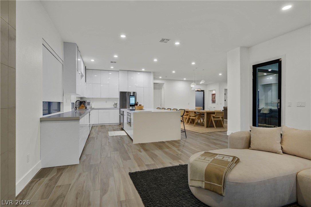 360 Hedgehope Drive Las Vegas NV 89183
