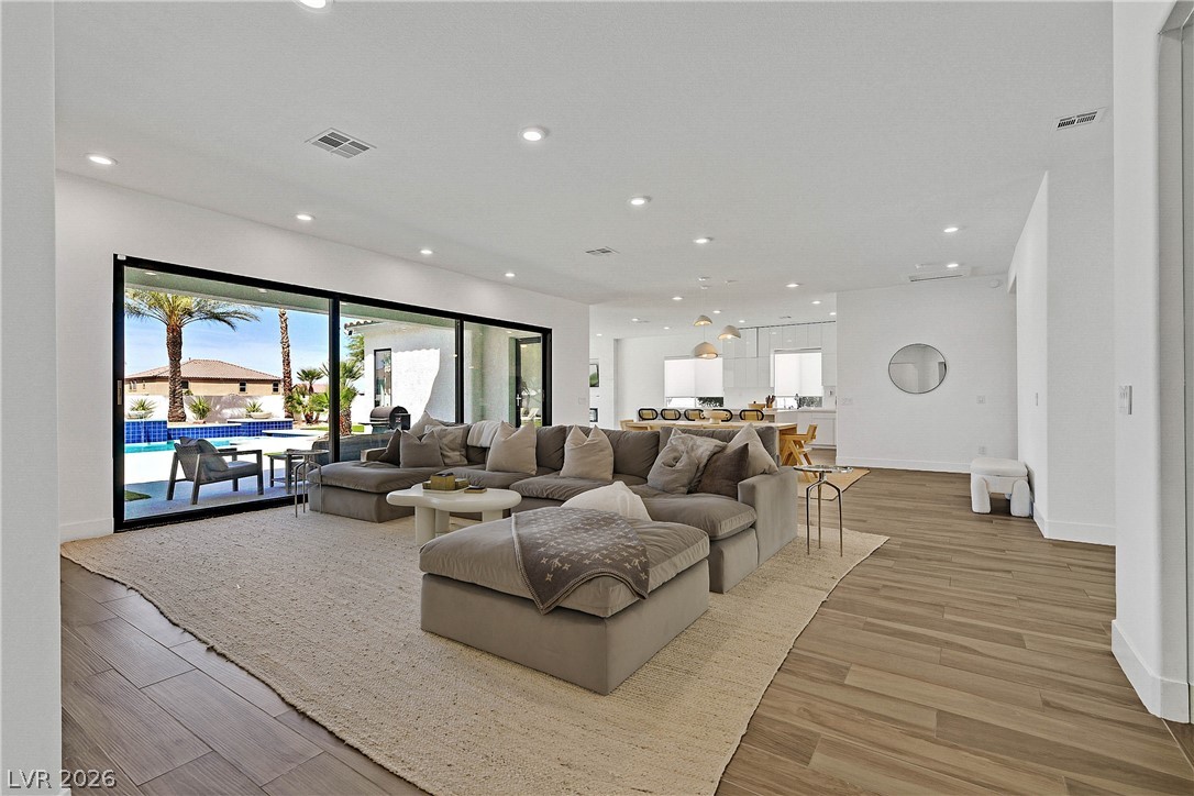 360 Hedgehope Drive Las Vegas NV 89183