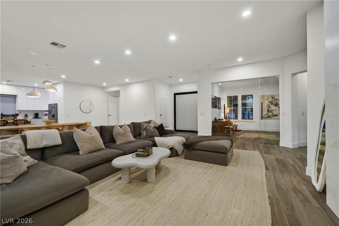 360 Hedgehope Drive Las Vegas NV 89183