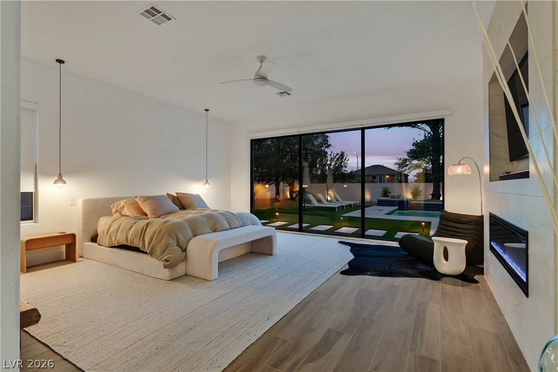 360 Hedgehope Drive Las Vegas NV 89183