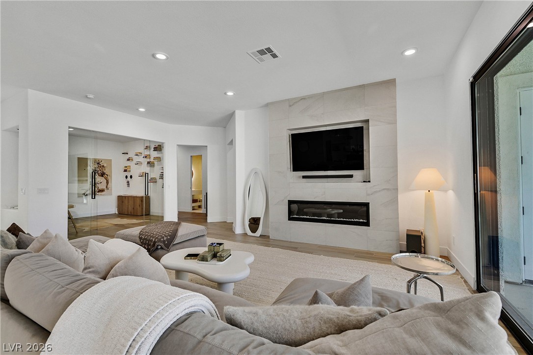 360 Hedgehope Drive Las Vegas NV 89183