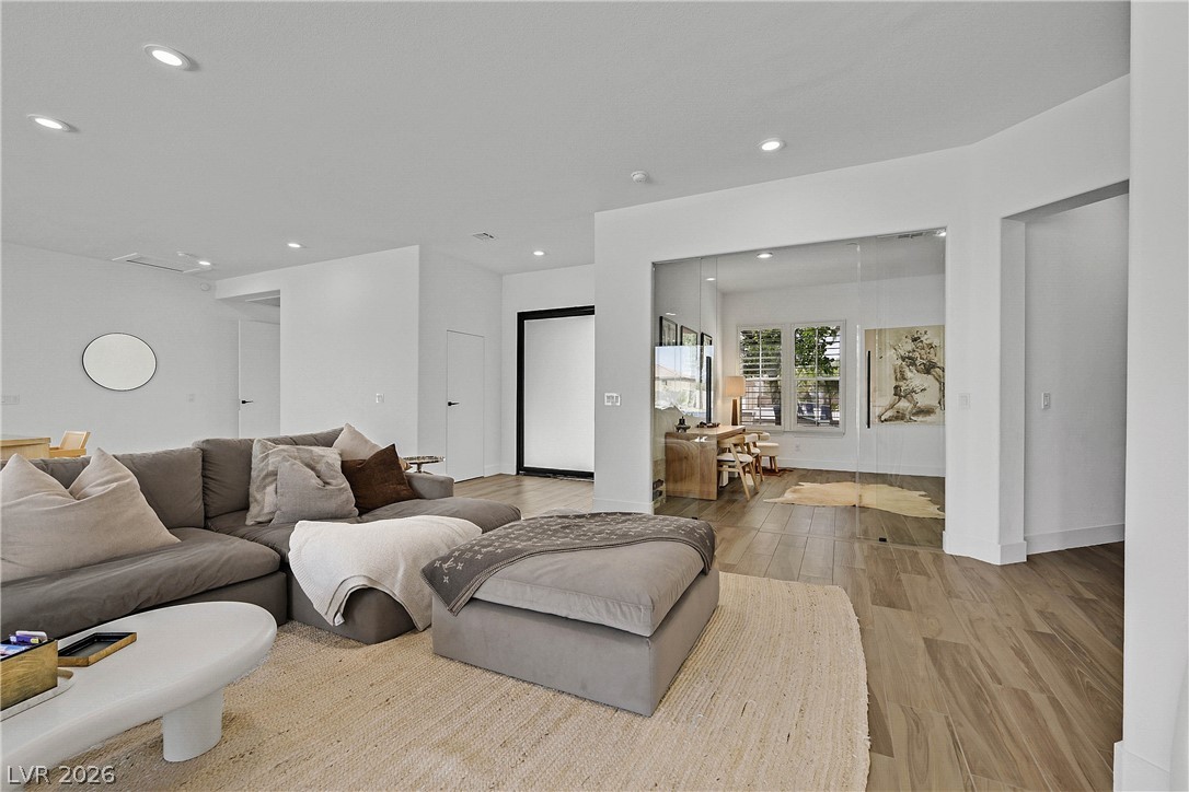 360 Hedgehope Drive Las Vegas NV 89183