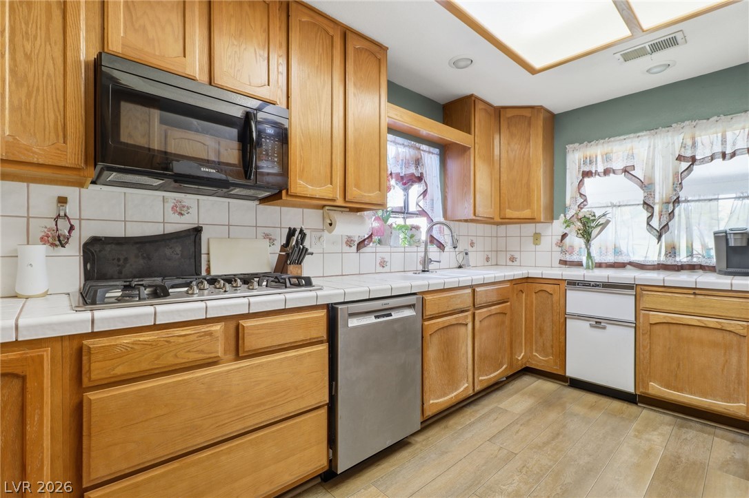 1209 Oak Tree Lane Las Vegas NV 89108