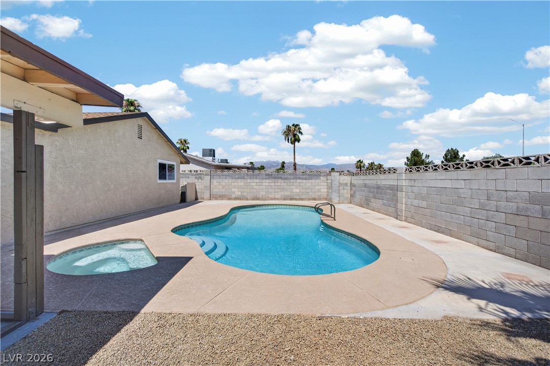 6216 Sespe Street Las Vegas NV 89108