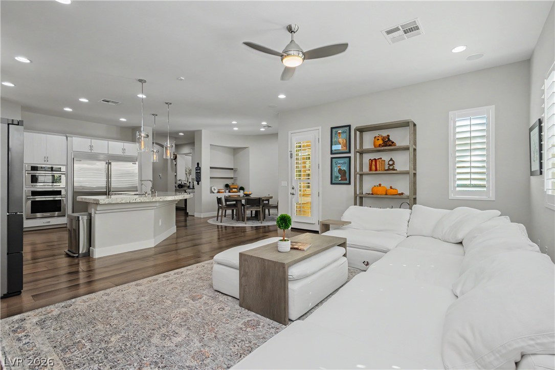 7009 Connor Cove Street Las Vegas NV 89118