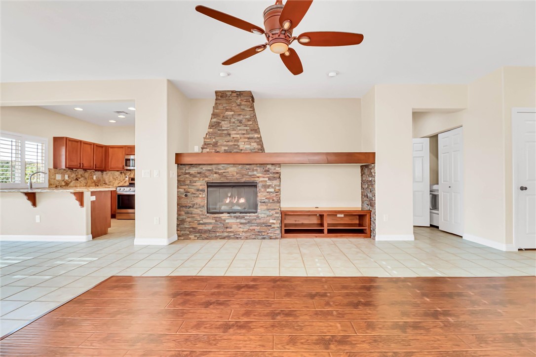 10529 India Hawthorn Avenue Las Vegas NV 89144