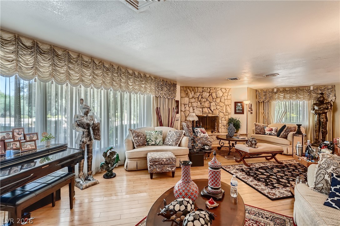 7082 Mira Vista Street Las Vegas NV 89120