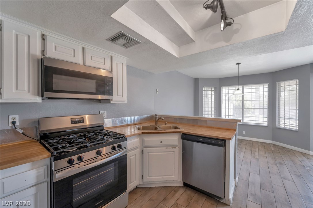 3825 Summer Breeze Circle Las Vegas NV 89108