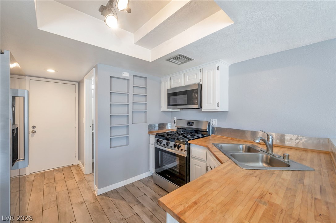 3825 Summer Breeze Circle Las Vegas NV 89108