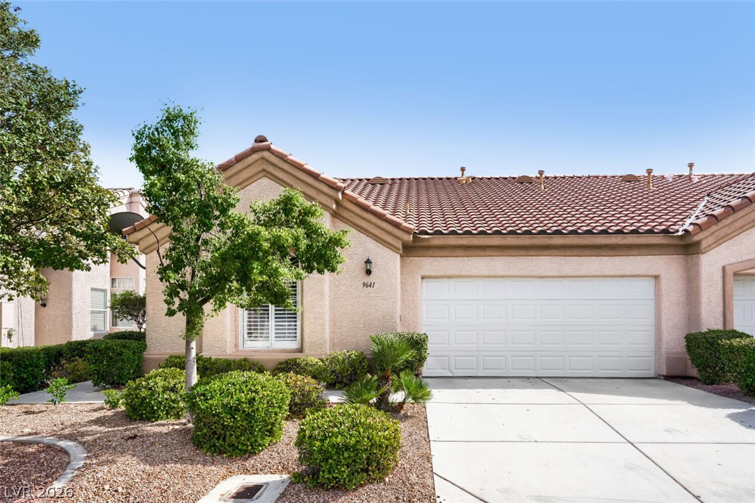 9641 Emeraude Avenue Las Vegas NV 89147