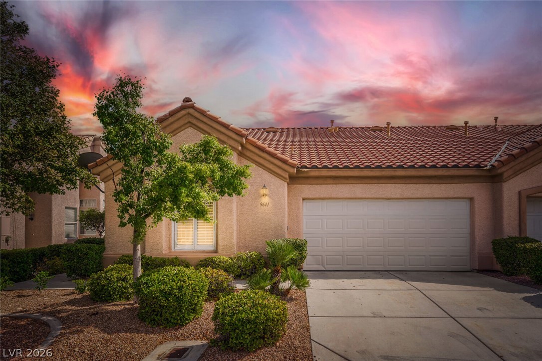 9641 Emeraude Avenue Las Vegas NV 89147