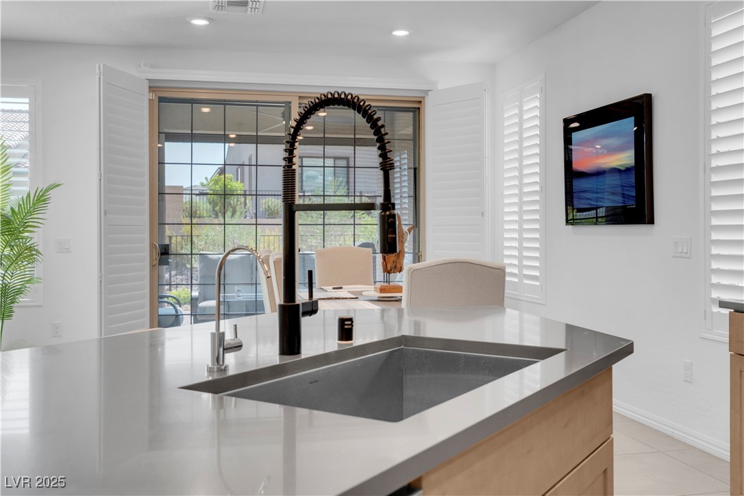 124 Lake Oasis Street Henderson NV 89011