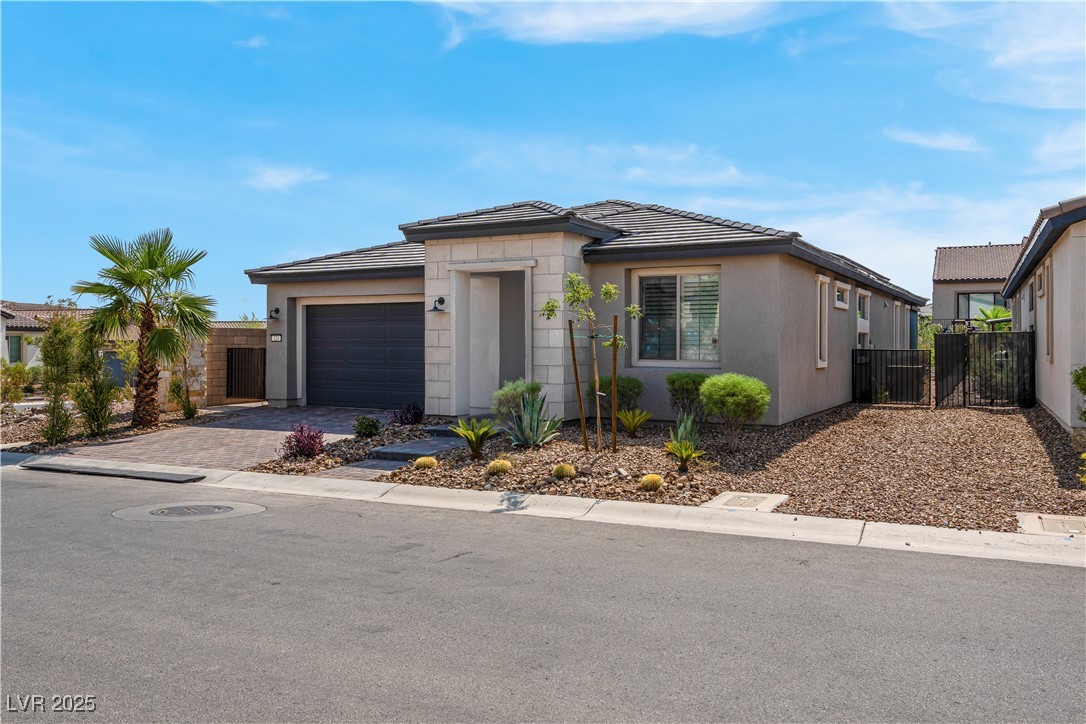 124 Lake Oasis Street Henderson NV 89011