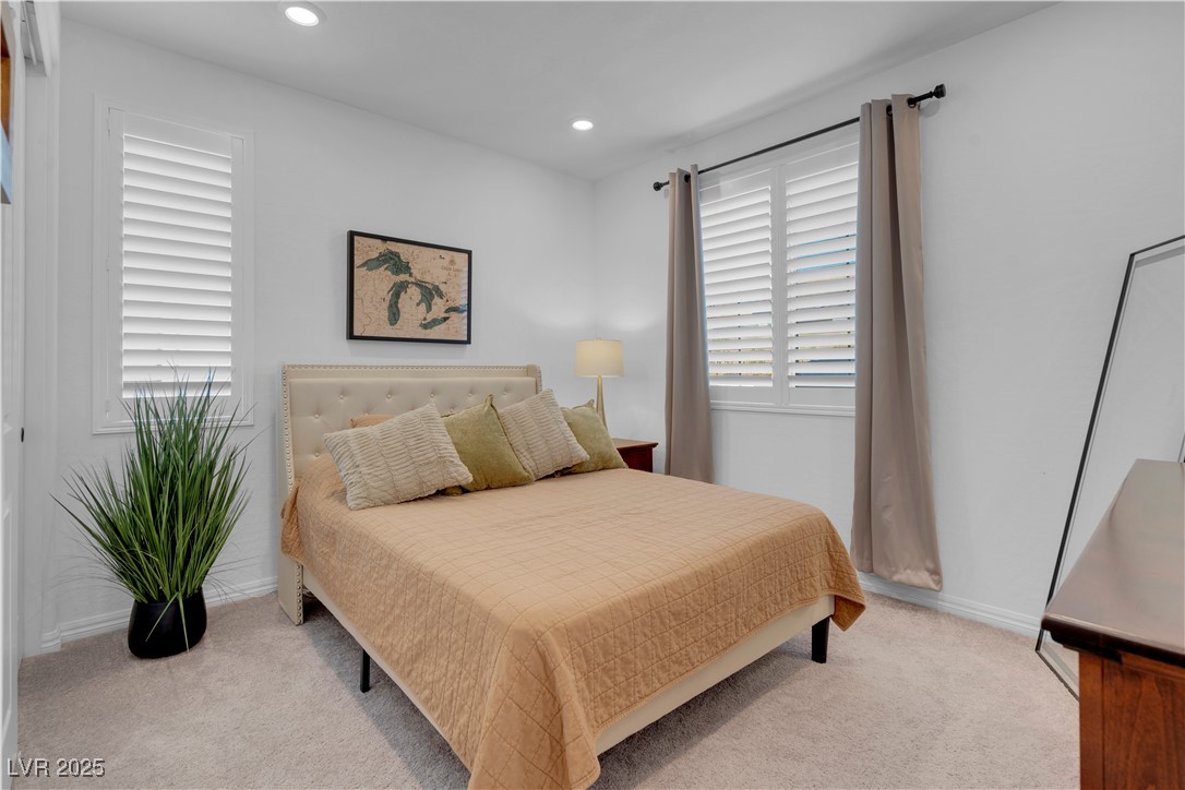 124 Lake Oasis Street Henderson NV 89011