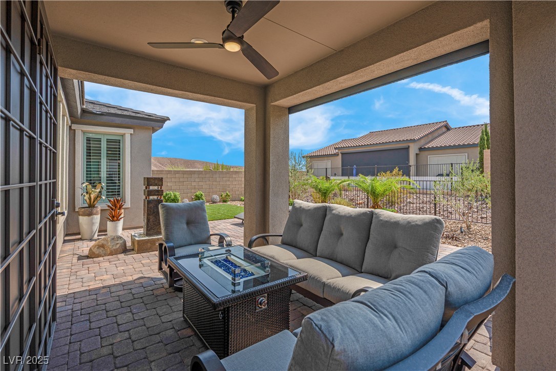 124 Lake Oasis Street Henderson NV 89011