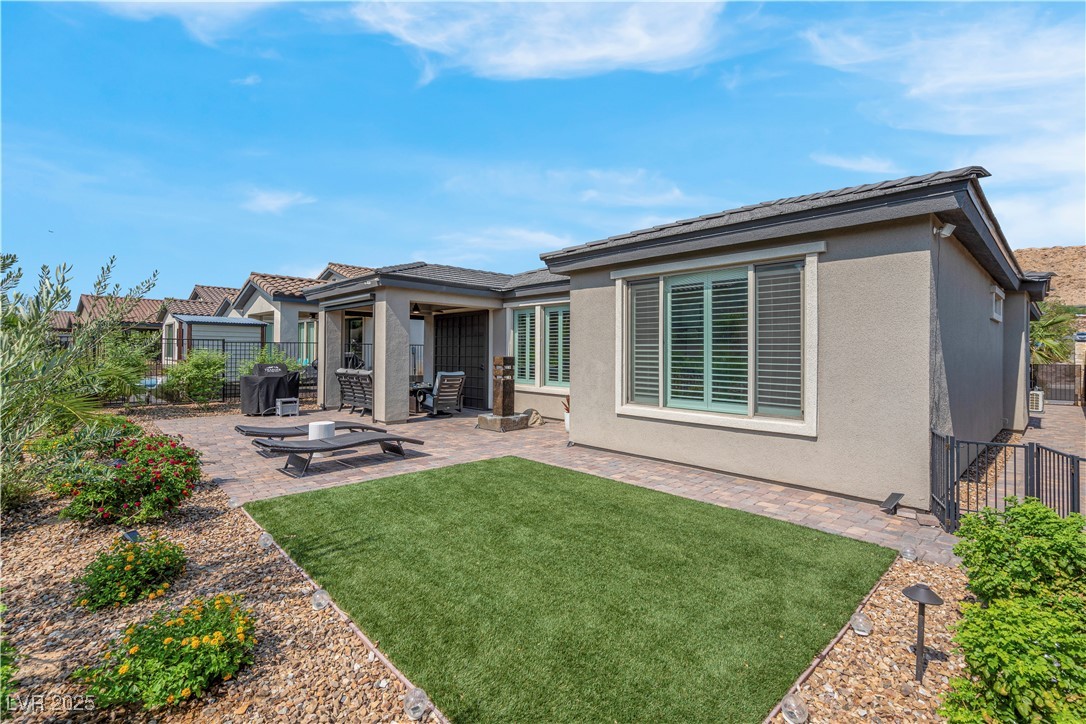 124 Lake Oasis Street Henderson NV 89011