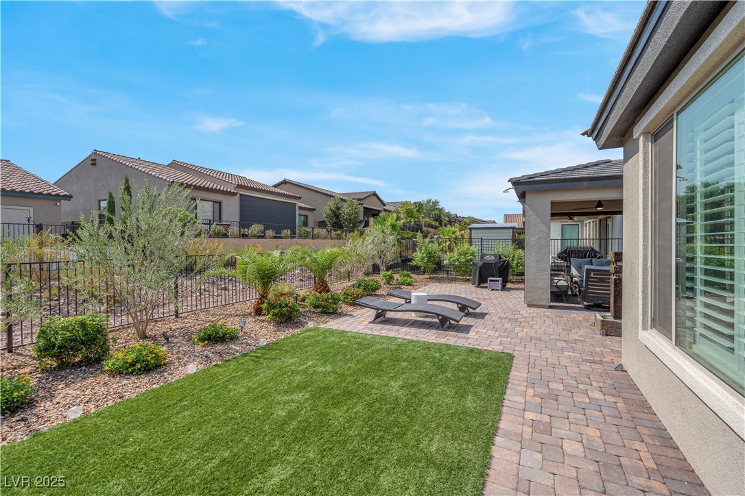 124 Lake Oasis Street Henderson NV 89011