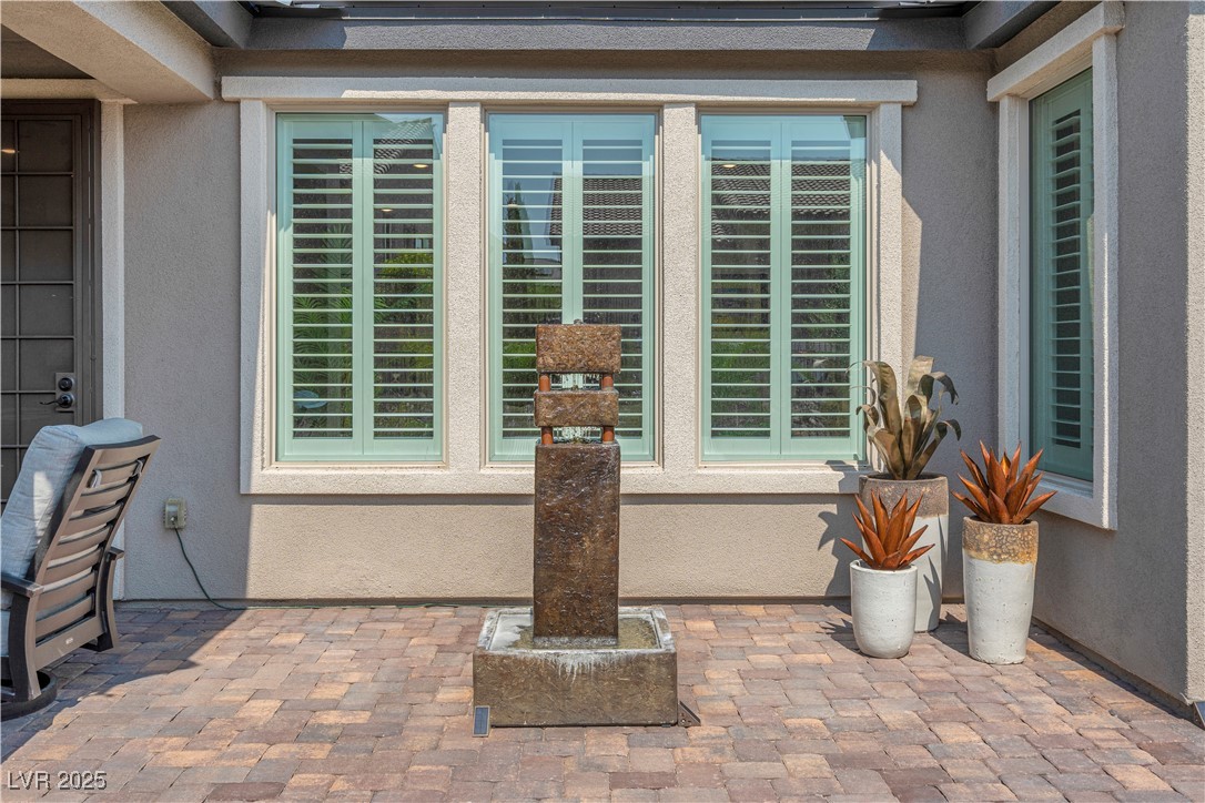 124 Lake Oasis Street Henderson NV 89011