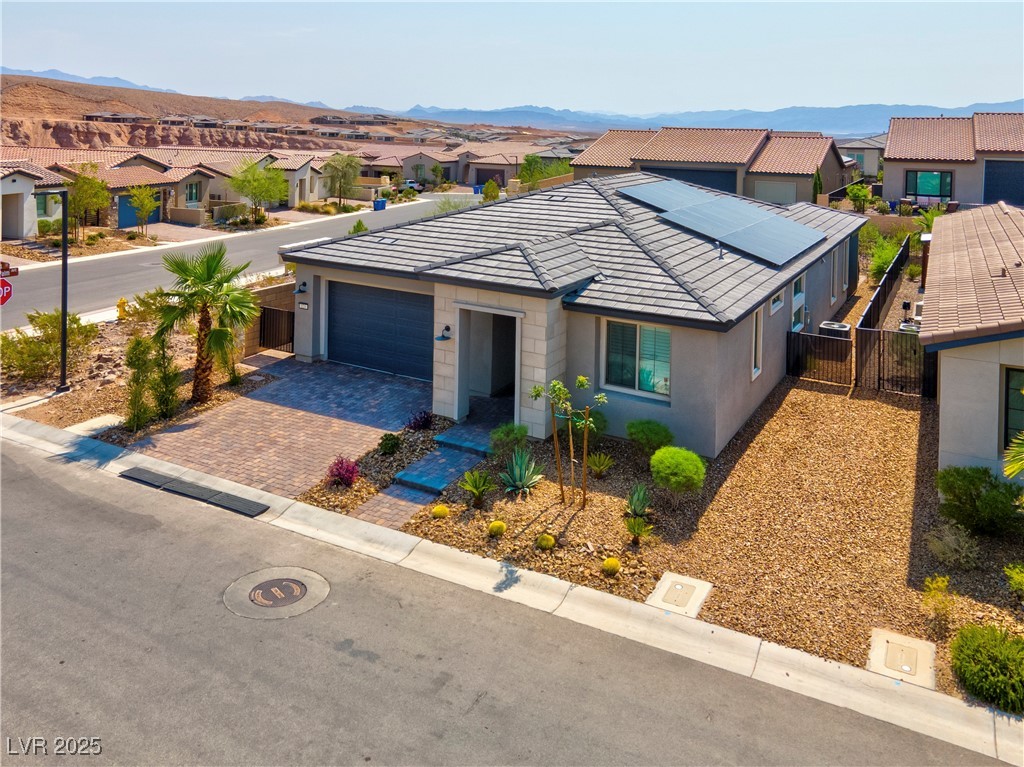 124 Lake Oasis Street Henderson NV 89011