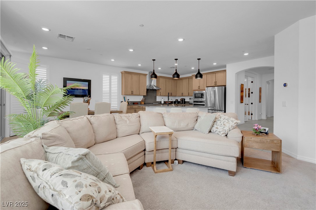 124 Lake Oasis Street Henderson NV 89011