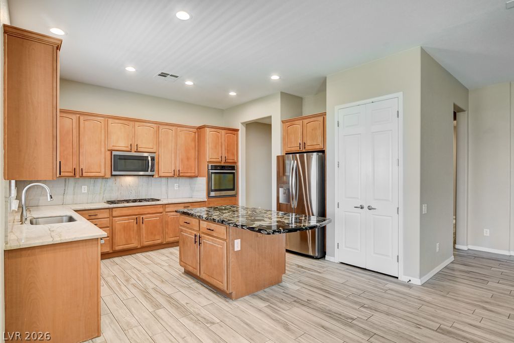 2756 Leys Burnett Avenue Henderson NV 89044
