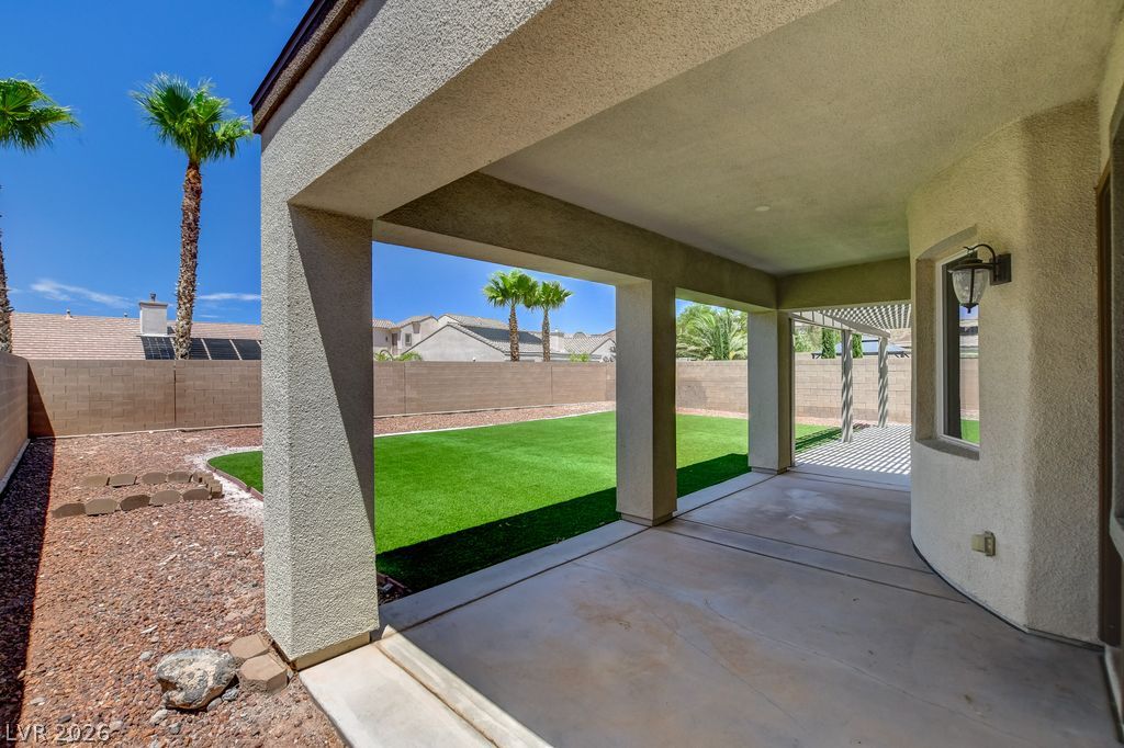 2756 Leys Burnett Avenue Henderson NV 89044