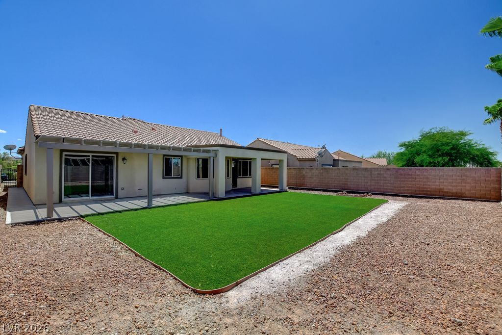 2756 Leys Burnett Avenue Henderson NV 89044