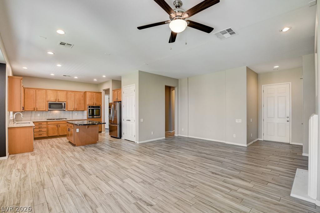 2756 Leys Burnett Avenue Henderson NV 89044