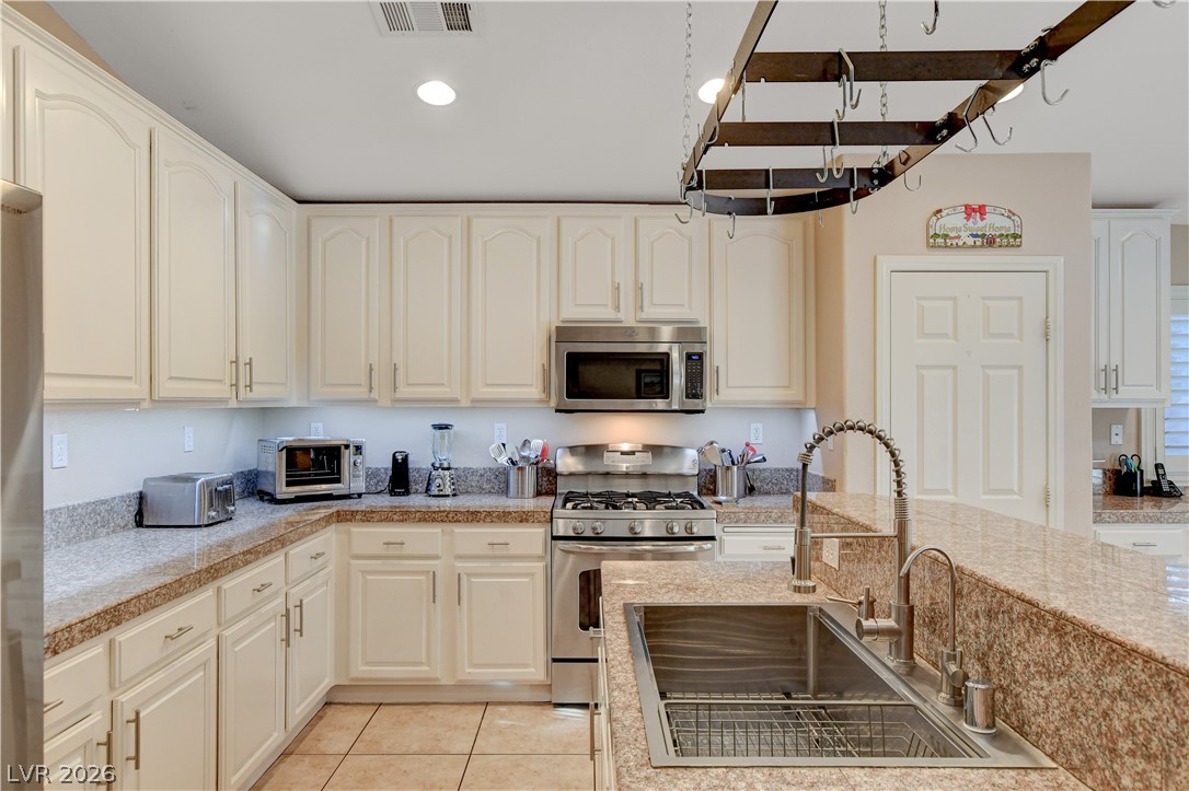 1715 Bluff Hollow Place North Las Vegas NV 89084