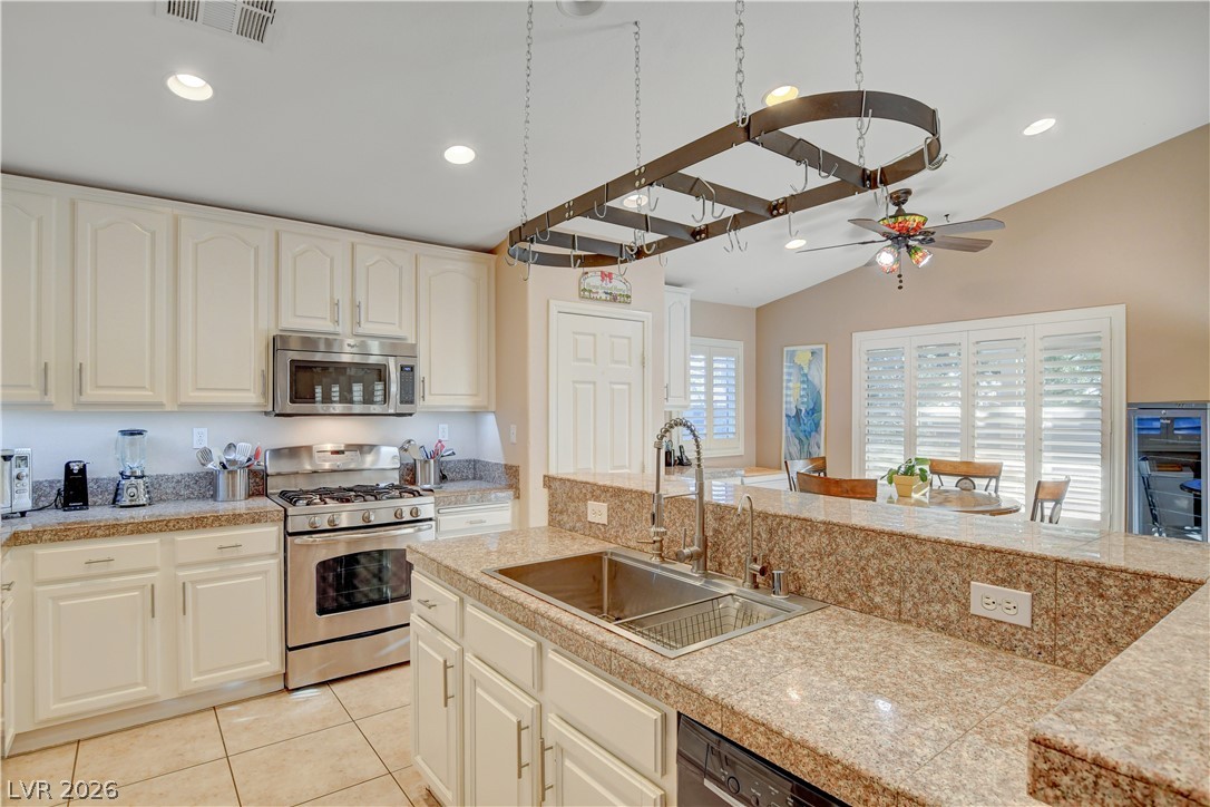 1715 Bluff Hollow Place North Las Vegas NV 89084