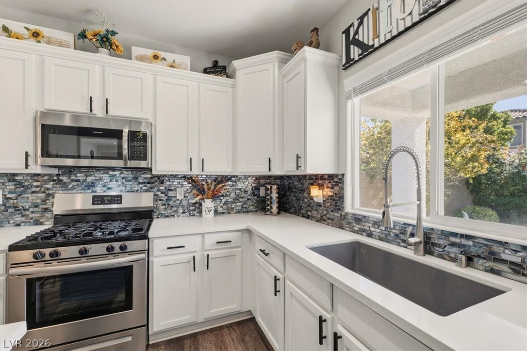 10133 Iron Wood Peak Avenue Las Vegas NV 89166