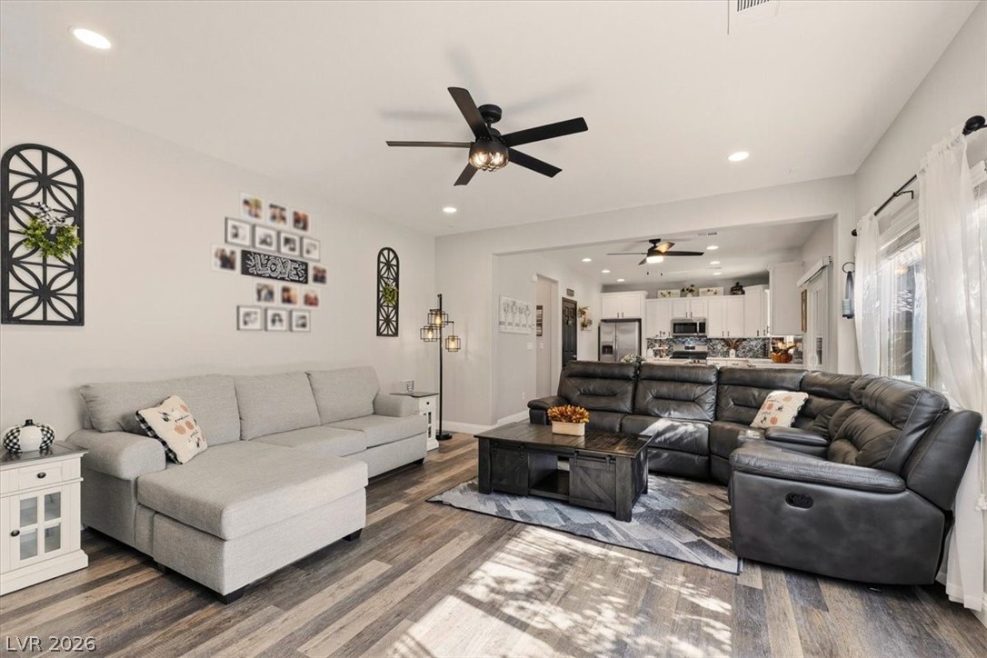 10133 Iron Wood Peak Avenue Las Vegas NV 89166