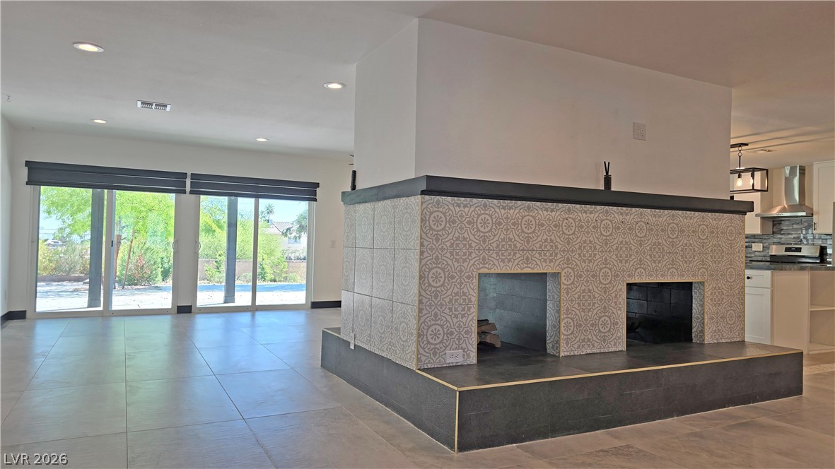 2870 Belcastro Street Las Vegas NV 89117
