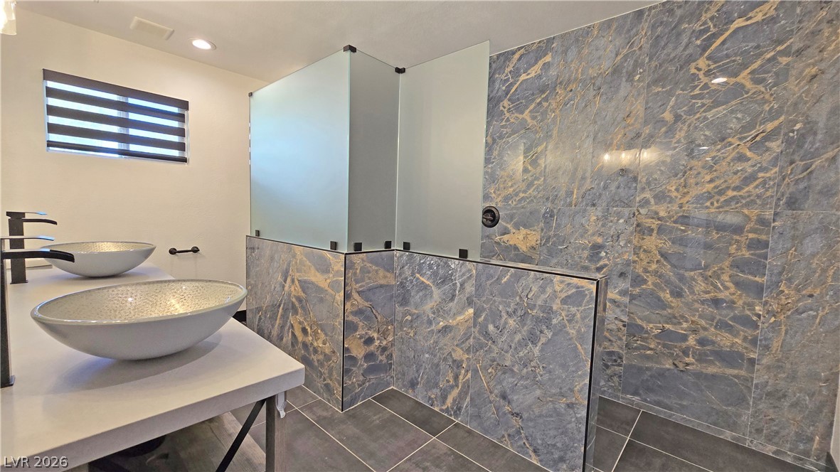 2870 Belcastro Street Las Vegas NV 89117