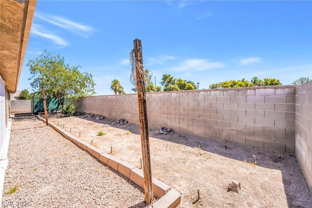 7628 Poppy Meadow Street Las Vegas NV 89123