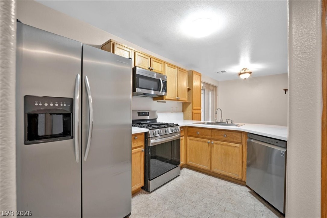 9958 Fragile Fields Street Las Vegas NV 89183