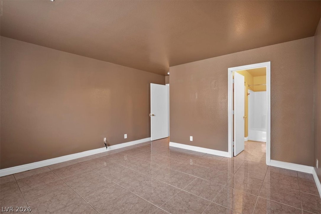 9958 Fragile Fields Street Las Vegas NV 89183
