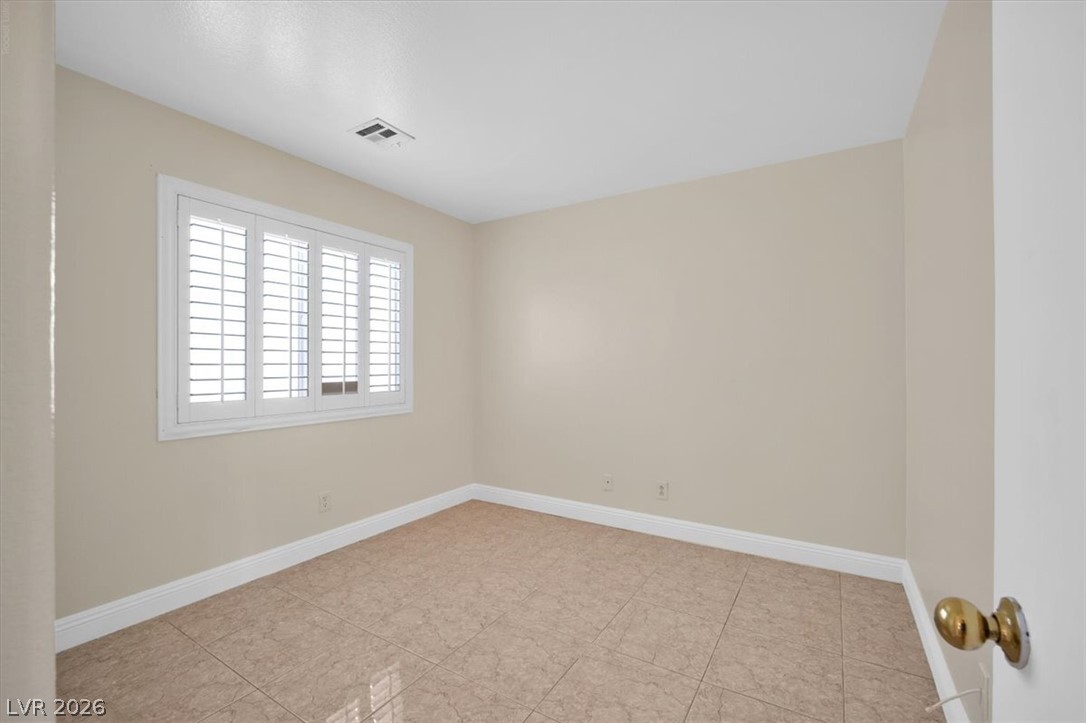 9958 Fragile Fields Street Las Vegas NV 89183