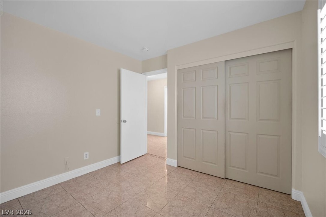 9958 Fragile Fields Street Las Vegas NV 89183