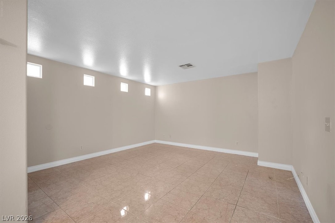 9958 Fragile Fields Street Las Vegas NV 89183