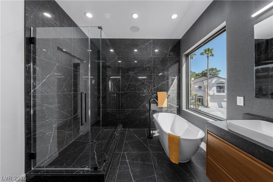 2824 Queens Courtyard Drive Las Vegas NV 89109