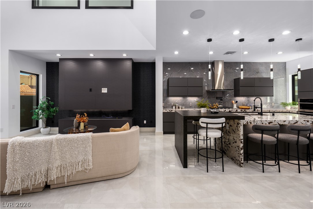 2824 Queens Courtyard Drive Las Vegas NV 89109